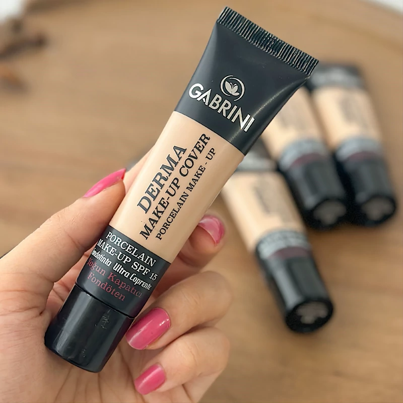 کرم پودر گابرینی دارای پوشانندگی بالا با SPF 15